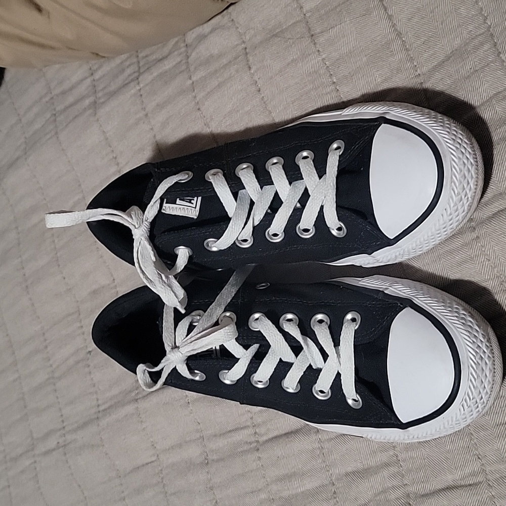 Converse womens 8